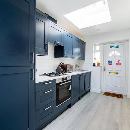 Cosy 1 Bed Apartment With Free Parking Close To Underground Station Zone 2 For Quick Access To Central London Up To 5 Guests Extérieur photo