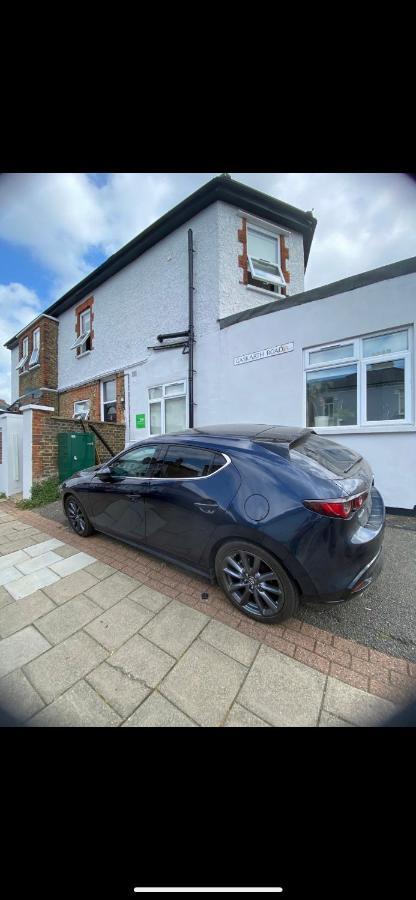 Cosy 1 Bed Apartment With Free Parking Close To Underground Station Zone 2 For Quick Access To Central London Up To 5 Guests Extérieur photo