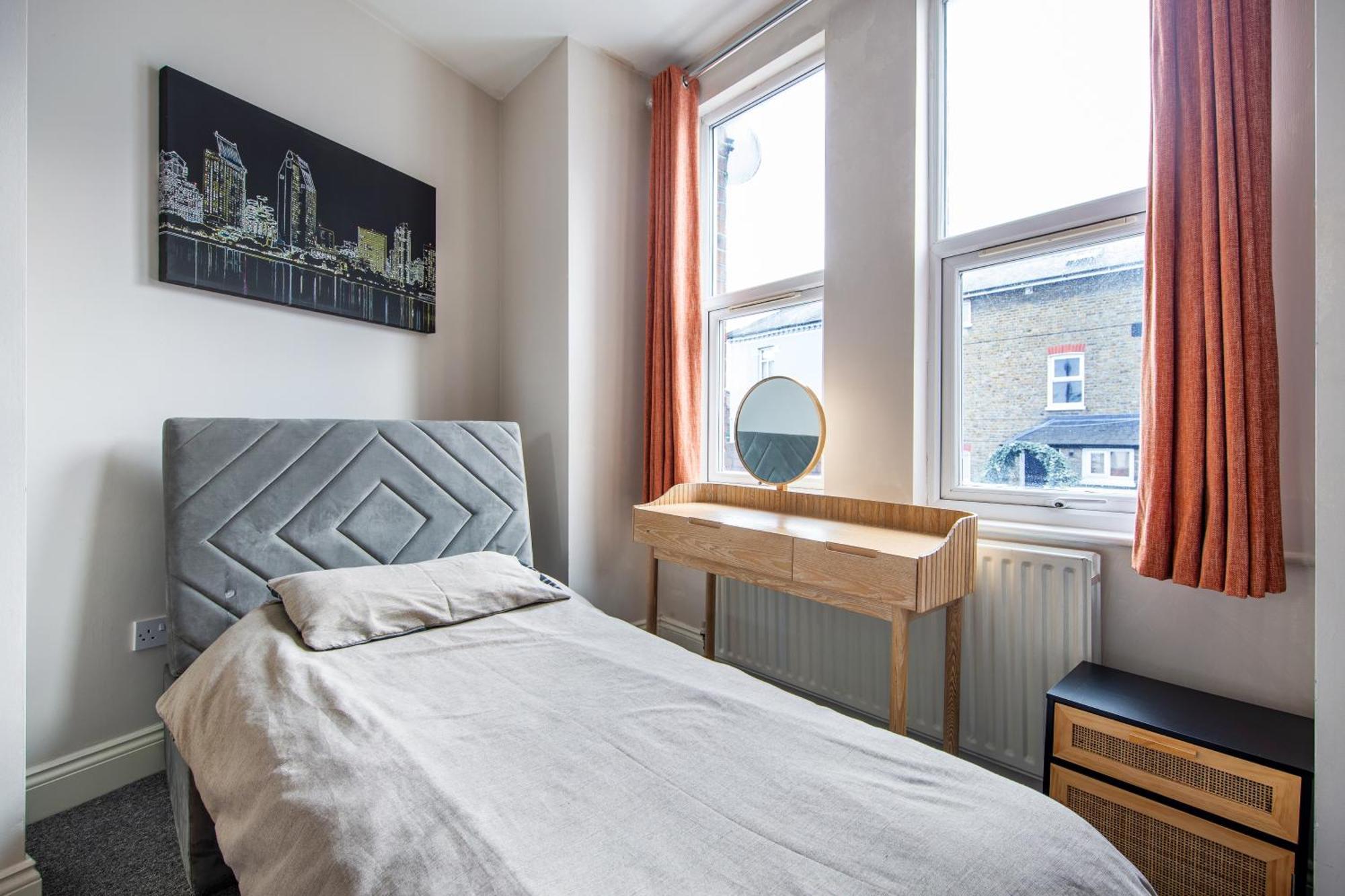 Cosy 1 Bed Apartment With Free Parking Close To Underground Station Zone 2 For Quick Access To Central London Up To 5 Guests Extérieur photo