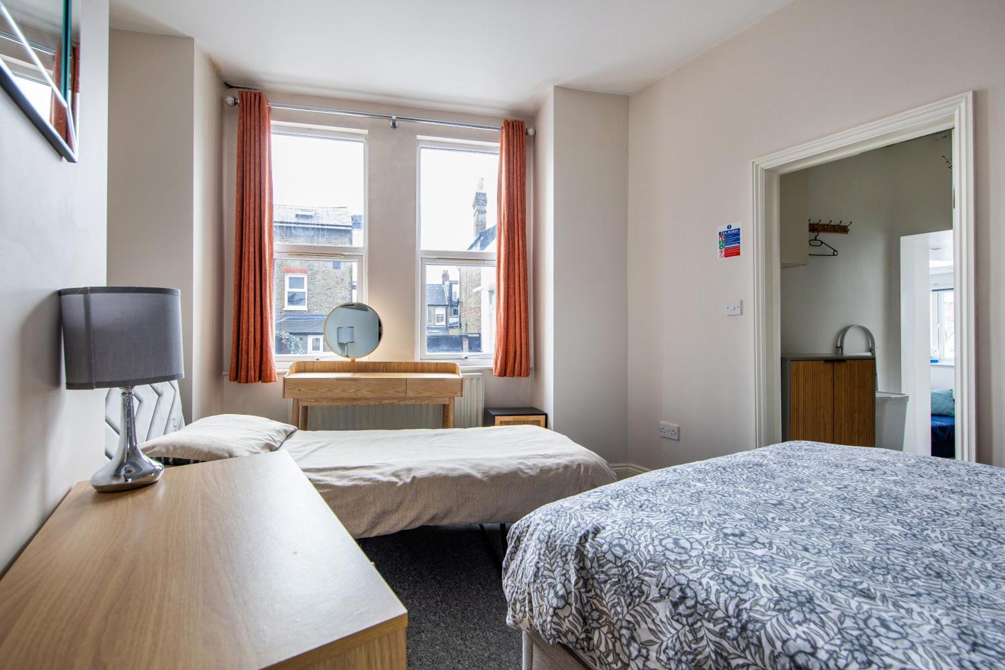 Cosy 1 Bed Apartment With Free Parking Close To Underground Station Zone 2 For Quick Access To Central London Up To 5 Guests Extérieur photo