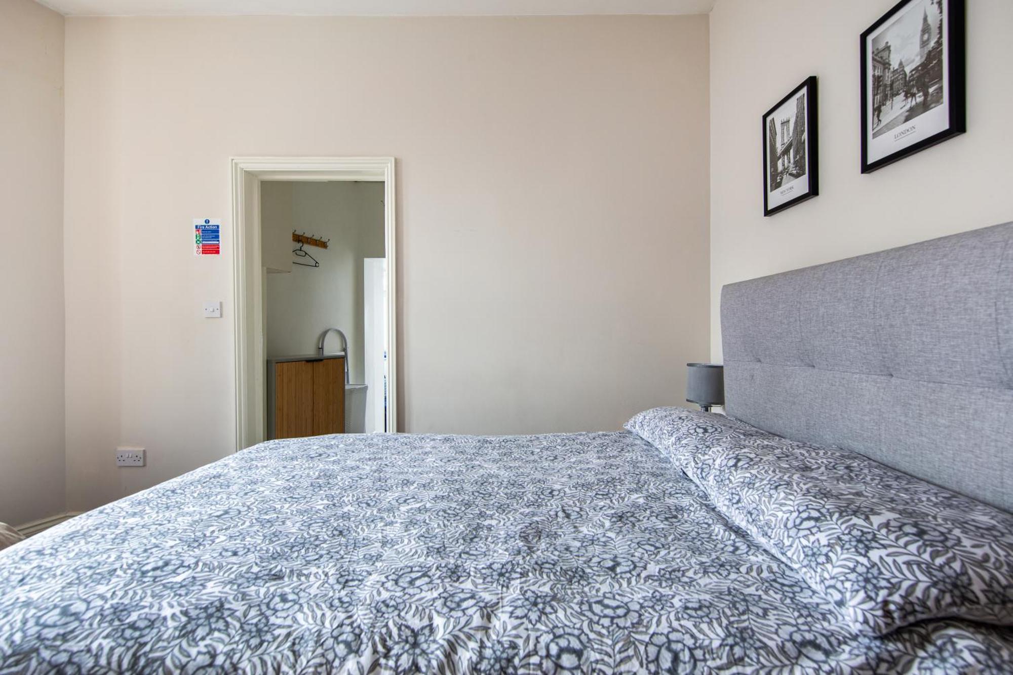Cosy 1 Bed Apartment With Free Parking Close To Underground Station Zone 2 For Quick Access To Central London Up To 5 Guests Extérieur photo