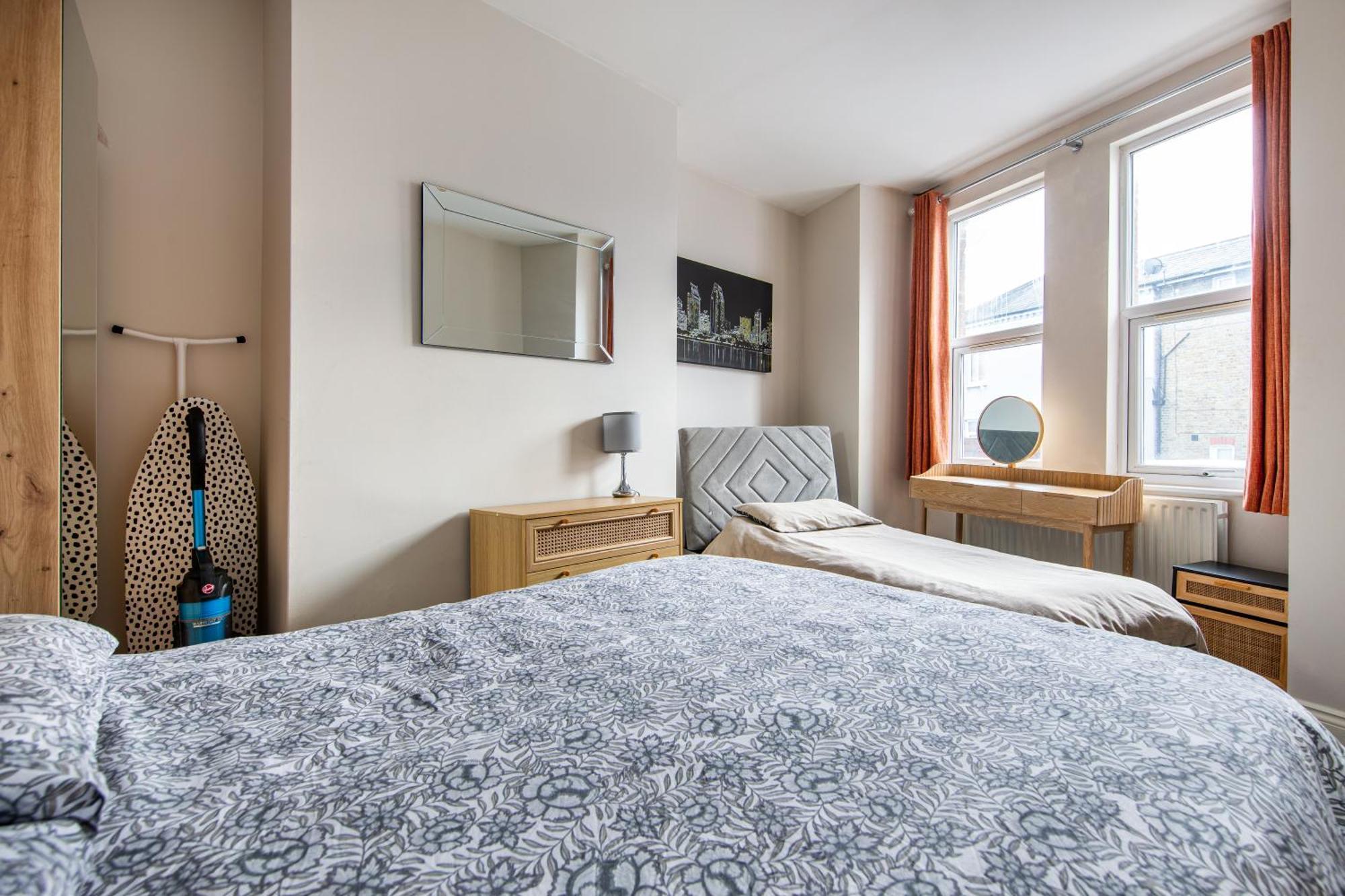 Cosy 1 Bed Apartment With Free Parking Close To Underground Station Zone 2 For Quick Access To Central London Up To 5 Guests Extérieur photo